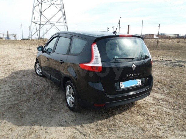 Renault Grand Scenic III · 2-й рестайлинг, 7 мест, 2013 г.