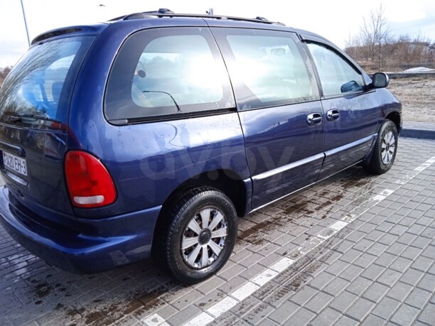 Chrysler Voyager III, 7 мест, 1998 г.