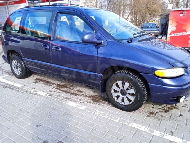Chrysler Voyager III, 7 мест, 1998 г.