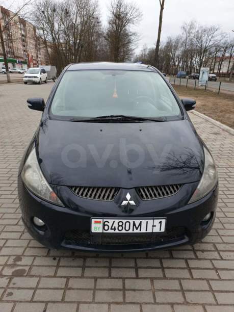 Mitsubishi Grandis, 7 мест, 2006 г.