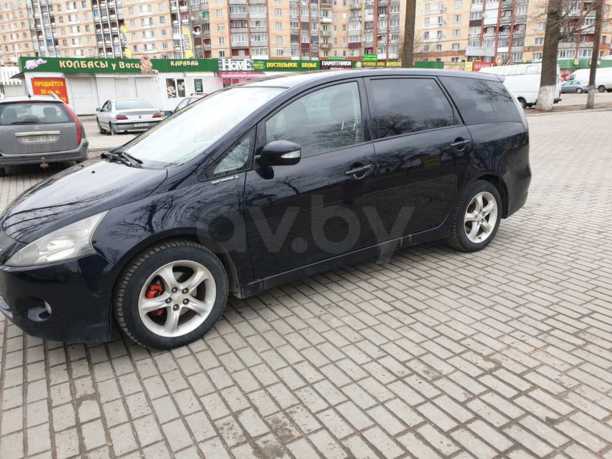 Mitsubishi Grandis, 7 мест, 2006 г.