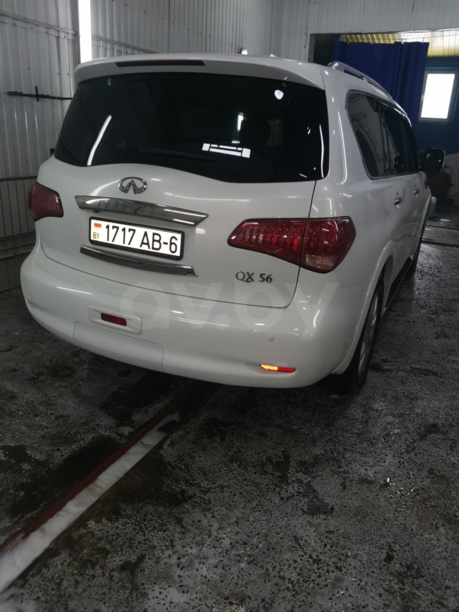 Infiniti QX56 II, 7 мест, 2011 г.
