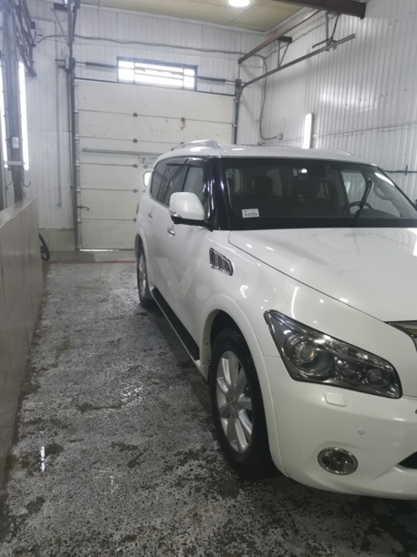 Infiniti QX56 II, 7 мест, 2011 г.