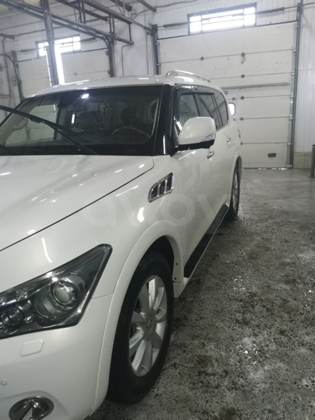 Infiniti QX56 II, 7 мест, 2011 г.