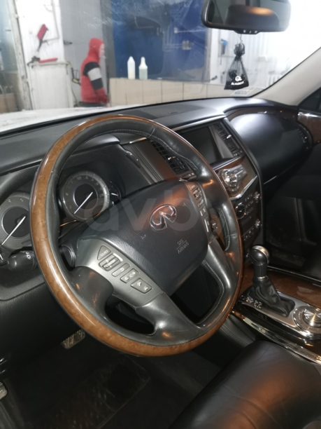 Infiniti QX56 II, 7 мест, 2011 г.