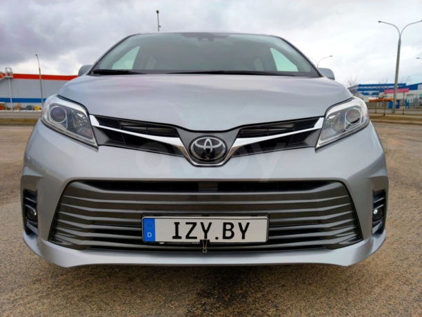 Toyota Sienna III (XL30), 7 мест, 2018 г.