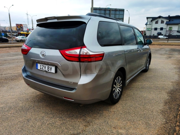 Toyota Sienna III (XL30), 7 мест, 2018 г.