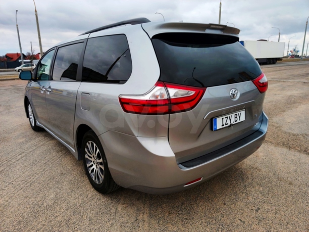 Toyota Sienna III (XL30), 7 мест, 2018 г.