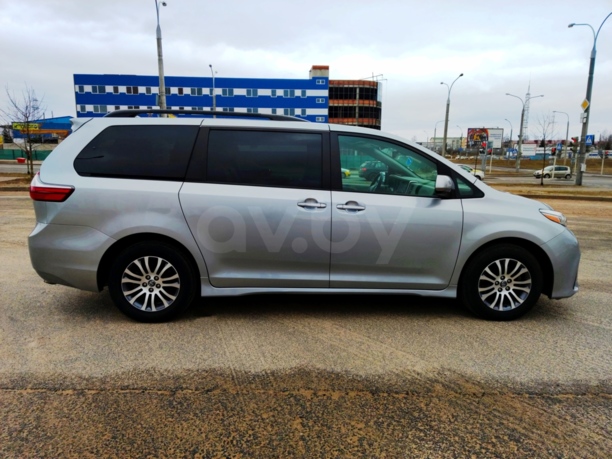 Toyota Sienna III (XL30), 7 мест, 2018 г.