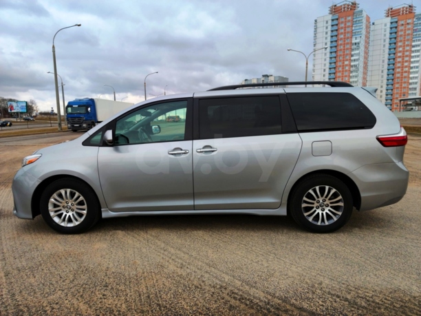 Toyota Sienna III (XL30), 7 мест, 2018 г.