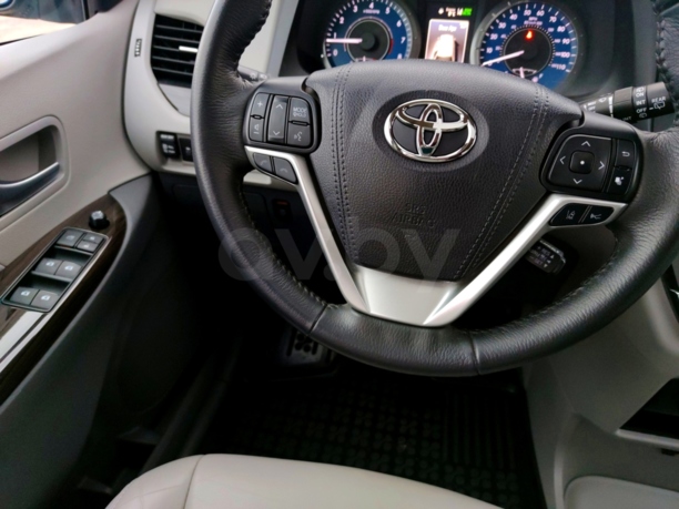 Toyota Sienna III (XL30), 7 мест, 2018 г.