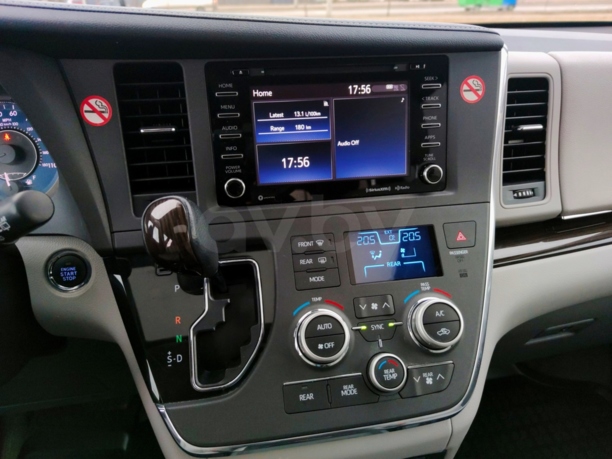 Toyota Sienna III (XL30), 7 мест, 2018 г.