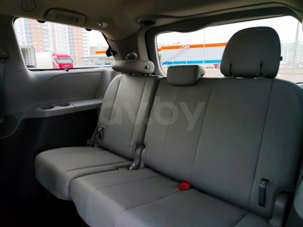 Toyota Sienna III (XL30), 7 мест, 2018 г.