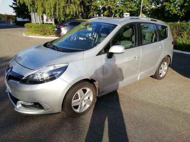 Renault Grand Scenic III · 2-й рестайлинг, 5 мест, 2015 г.