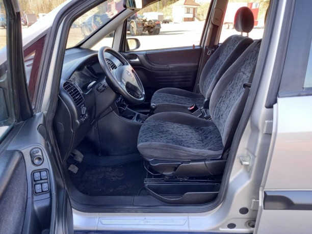 Opel Zafira A, 7 мест, 2002 г.