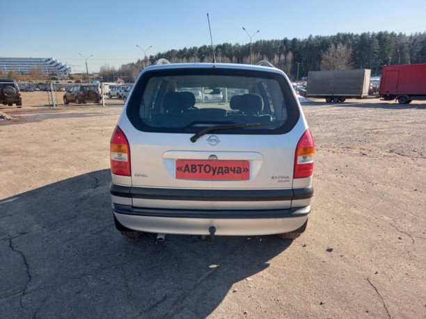 Opel Zafira A, 7 мест, 2002 г.