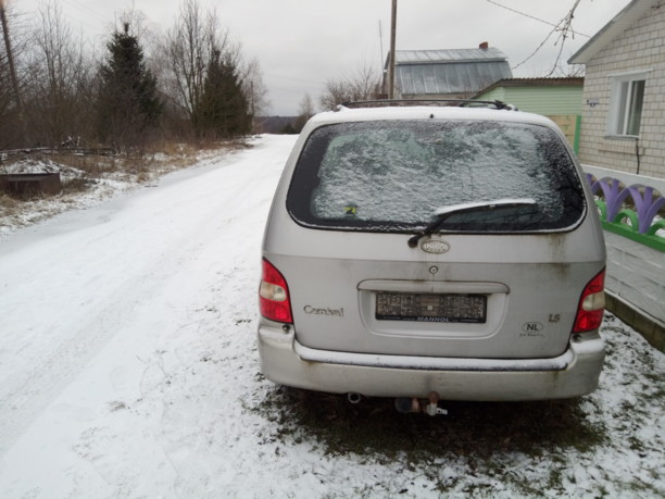 Kia Carnival I, 7 мест, 2000 г.