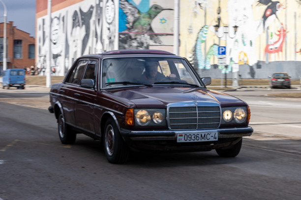Mercedes-Benz E-Класс W123, 1982 г.