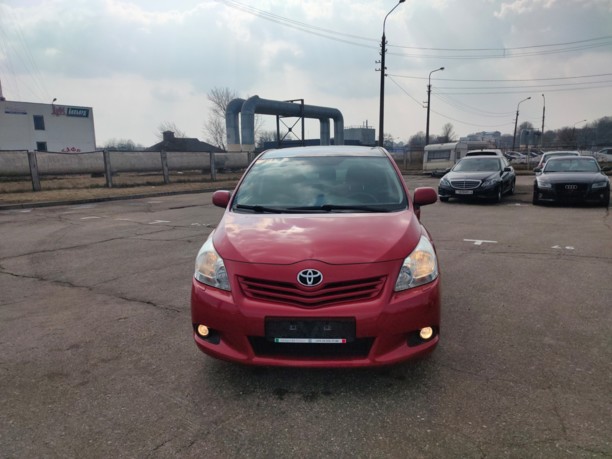 Toyota Verso I, 7 мест, 2010 г.