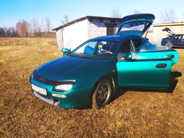 Mazda 323F, 1995 г.