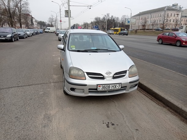 Nissan Almera Tino, 2001 г.