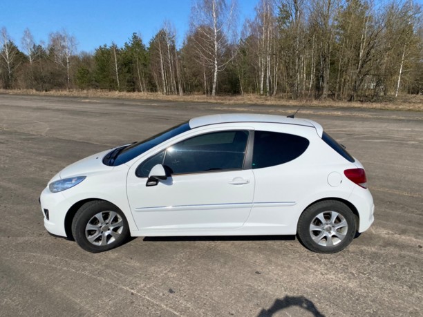 Peugeot 207 I · Рестайлинг, 2009 г.