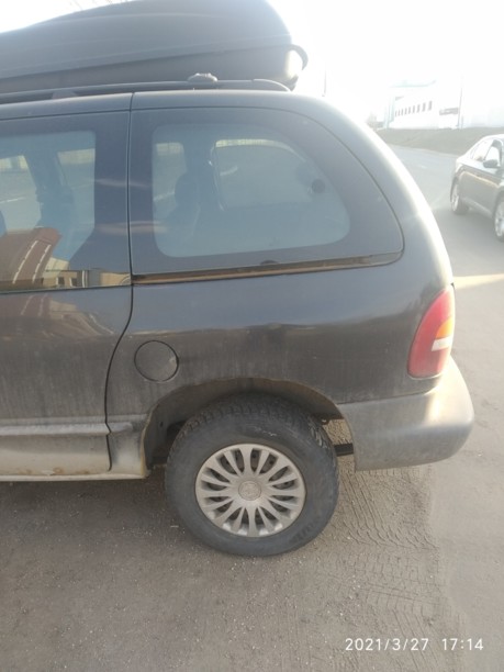 Chrysler Voyager III, 7 мест, 2000 г.