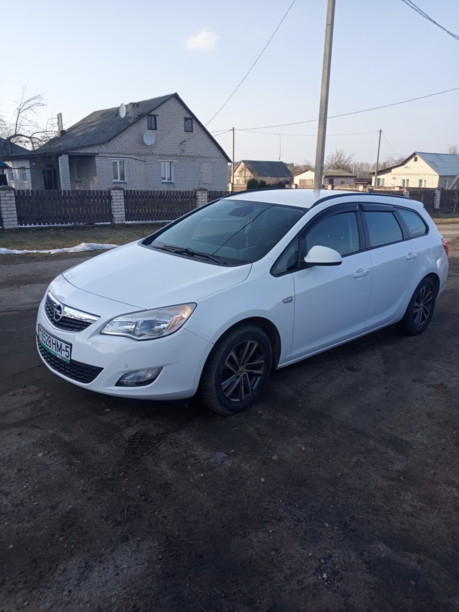 Opel Astra J, 2011 г.