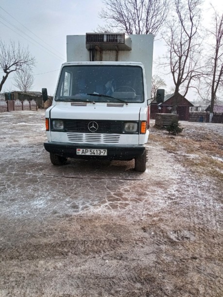 Mercedes Т1 207D - 410D 408D, 1990 г.