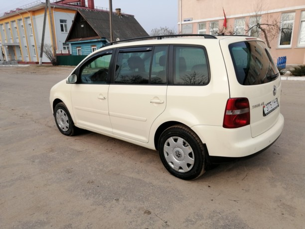 Volkswagen Touran I, 7 мест, 2005 г.