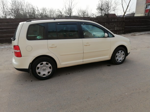Volkswagen Touran I, 7 мест, 2005 г.