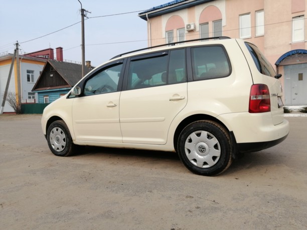 Volkswagen Touran I, 7 мест, 2005 г.