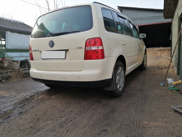 Volkswagen Touran I, 7 мест, 2005 г.