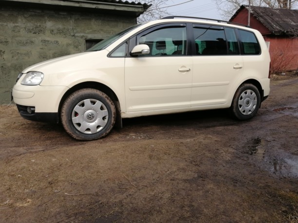 Volkswagen Touran I, 7 мест, 2005 г.