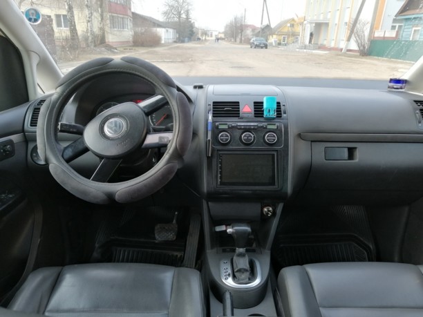 Volkswagen Touran I, 7 мест, 2005 г.