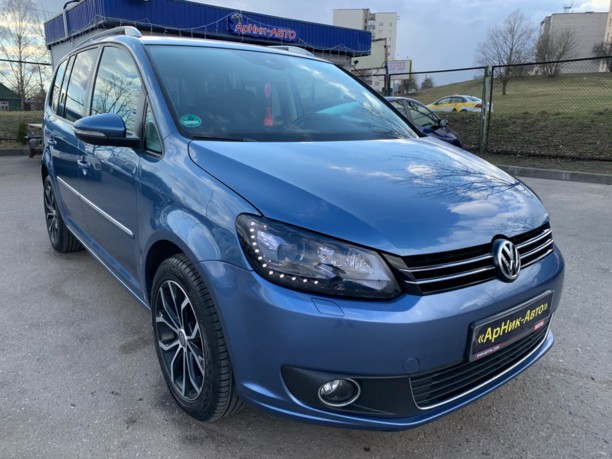 Volkswagen Touran II, 5 мест, 2011 г.