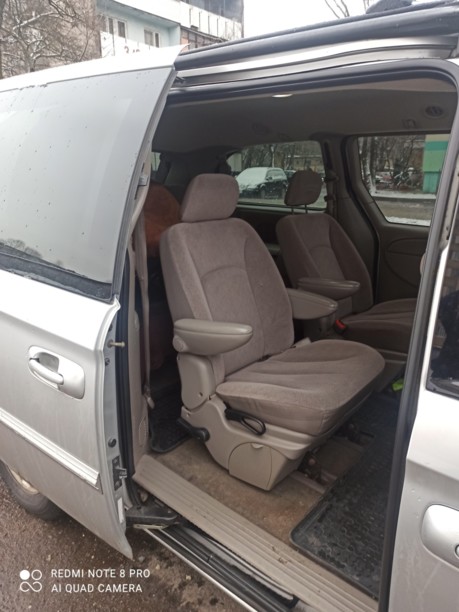 Chrysler Town and Country IV, 7 мест, 2003 г.