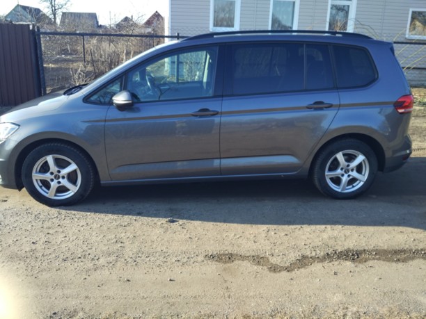 Volkswagen Touran III, 7 мест, 2015 г.