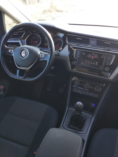 Volkswagen Touran III, 7 мест, 2015 г.