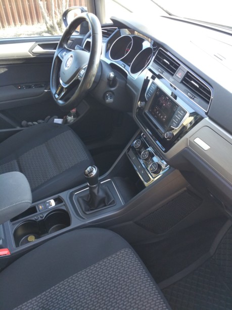 Volkswagen Touran III, 7 мест, 2015 г.