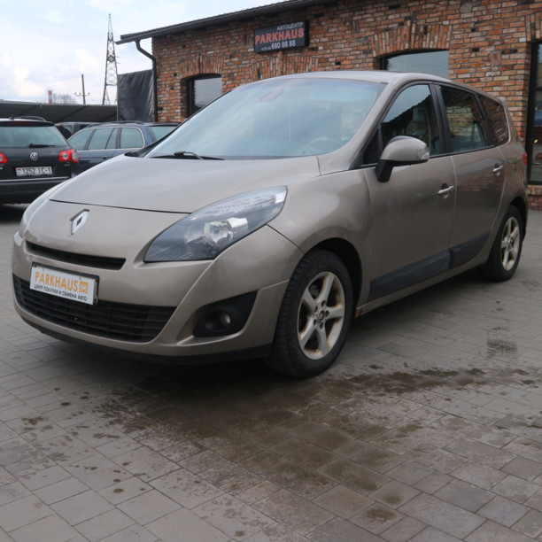Renault Grand Scenic III, 7 мест, 2010 г.