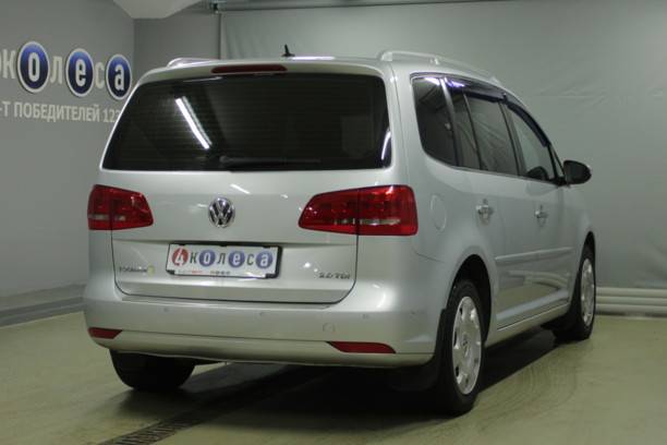 Volkswagen Touran II, 7 мест, 2011 г.