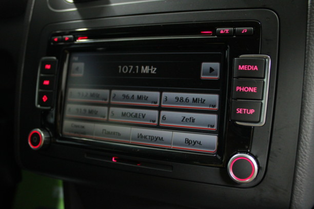 Volkswagen Touran II, 7 мест, 2011 г.