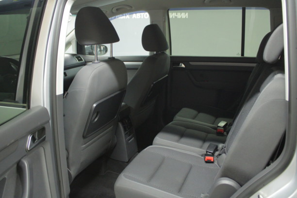 Volkswagen Touran II, 7 мест, 2011 г.