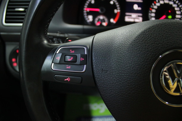 Volkswagen Touran II, 7 мест, 2011 г.