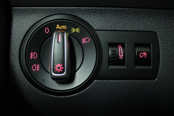 Volkswagen Touran II, 7 мест, 2011 г.