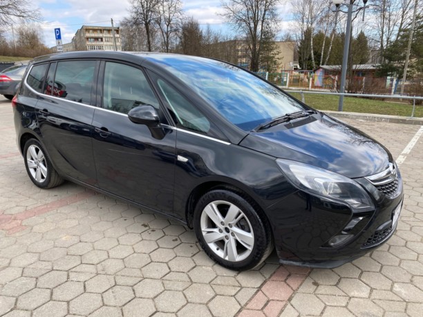 Opel Zafira C, 7 мест, 2015 г.
