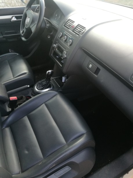 Volkswagen Touran II, 5 мест, 2011 г.