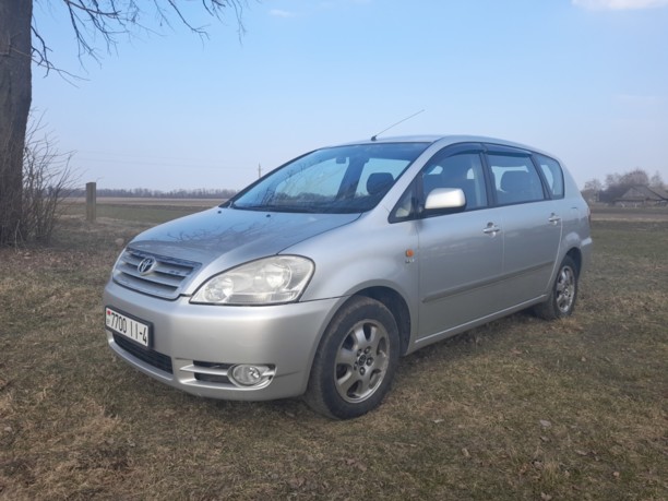 Toyota Avensis Verso I, 7 мест, 2001 г.
