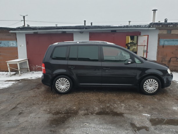 Volkswagen Touran I, 5 мест, 2005 г.